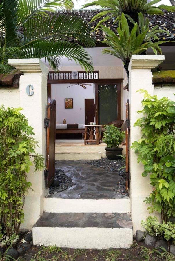 Alam Anda Ocean Front & Chse Certified सहारा