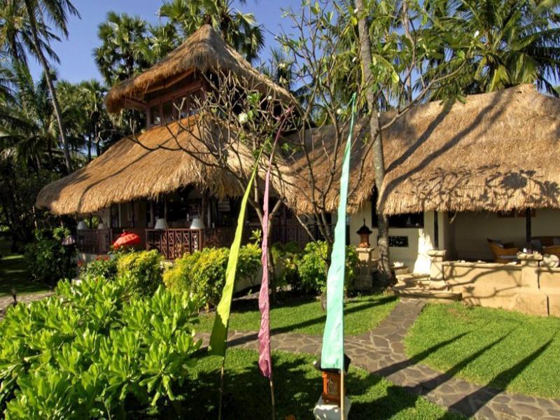 Alam Anda Ocean Front & Chse Certified सहारा Tejakula